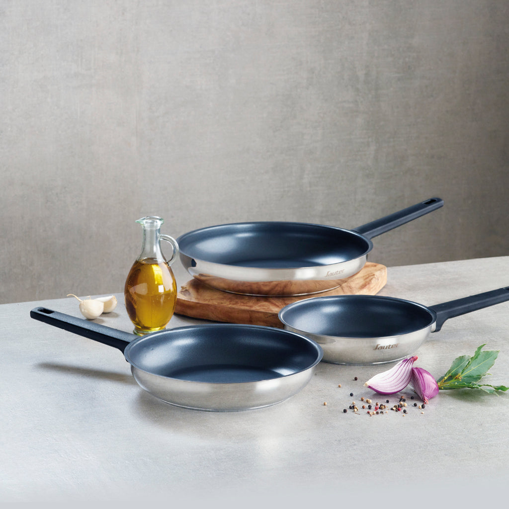 Set of 3 Non-Stick Frying Pans - Silver
