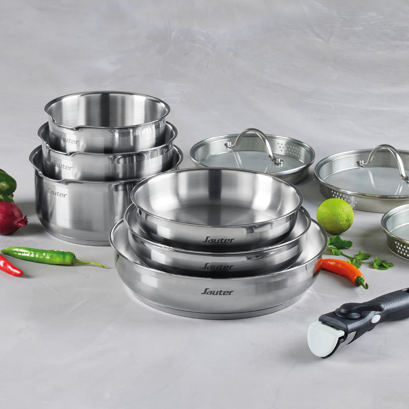Set De 3 Cacerolas De Inox + 3 Sartenes + 1 Mango Extraíble + 3 Tapas Coladores Con Mango De Inox - Plateado