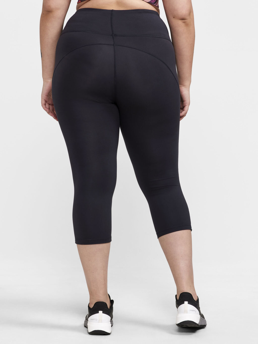 Mallas Capri Adv Essence Plus - Negras - Mujer
