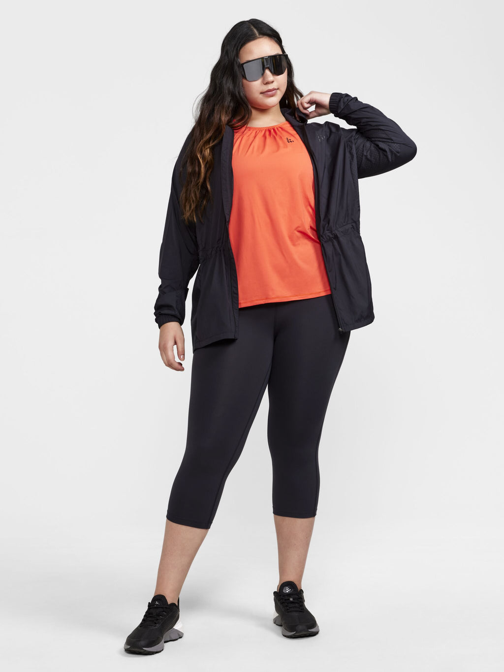 Mallas Capri Adv Essence Plus - Negras - Mujer