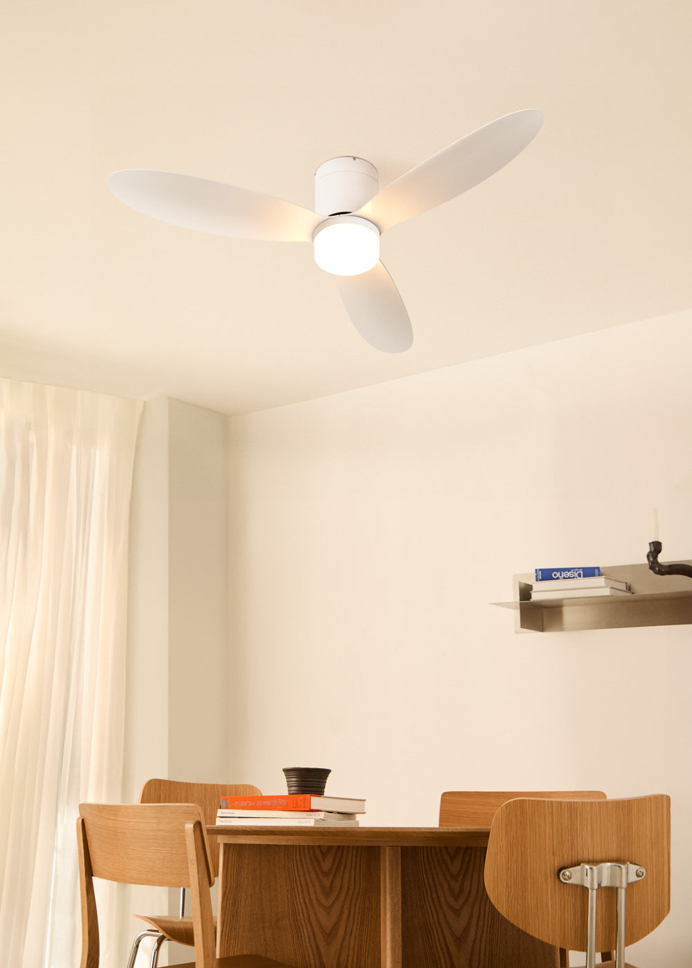 Wind Lite M - Ventilateur De Plafond Silencieux Intérieur & Extérieur - Avec Lumière & Contrôlateur Mural - Blanc