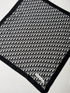 Pañuelo Christian Dior – Modelo Monograma Negro