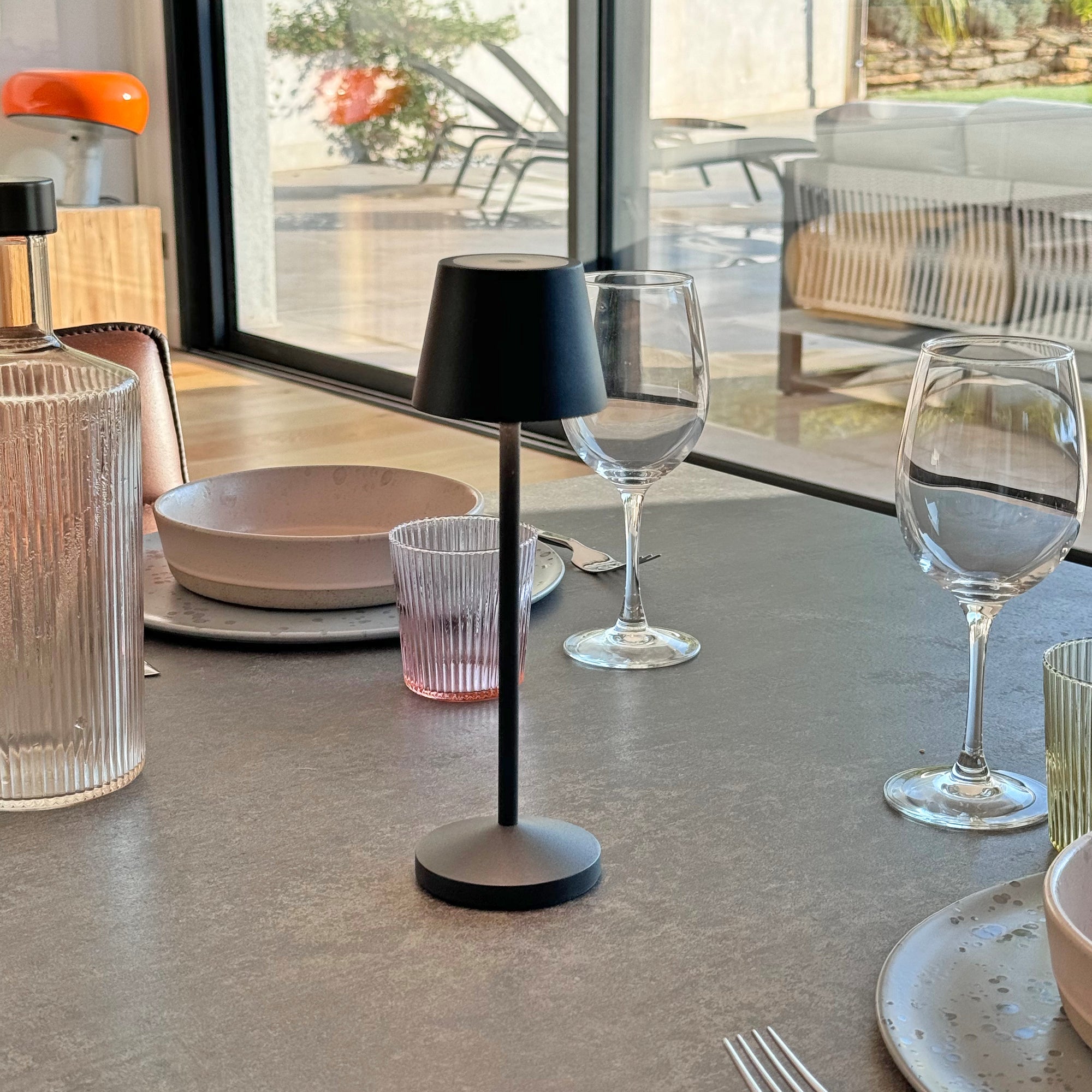 Emily - Lámpara de Mesa Inalámbrica - Acero - Negro