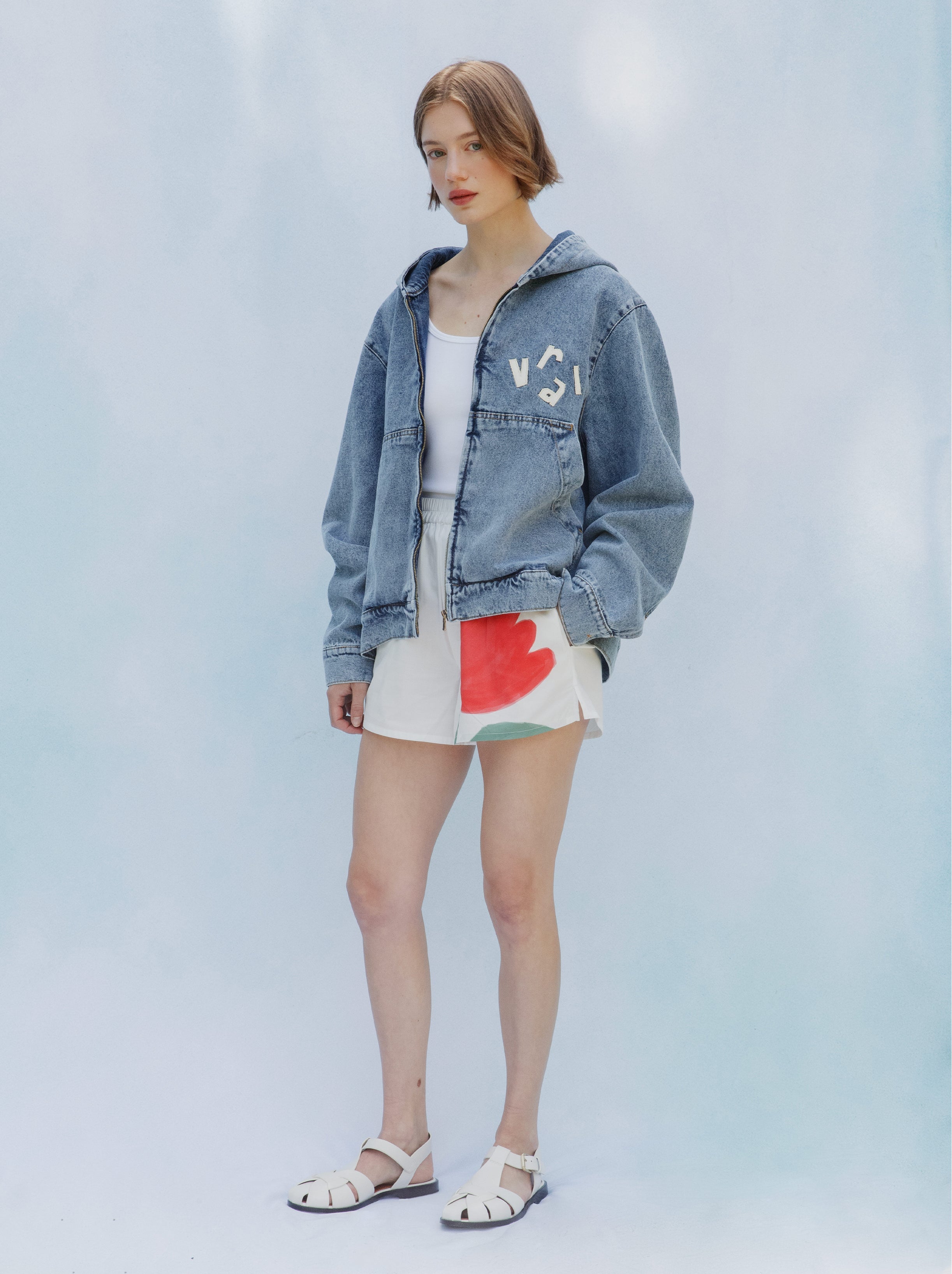 Chaqueta con capucha unisex Denim lavado con parche