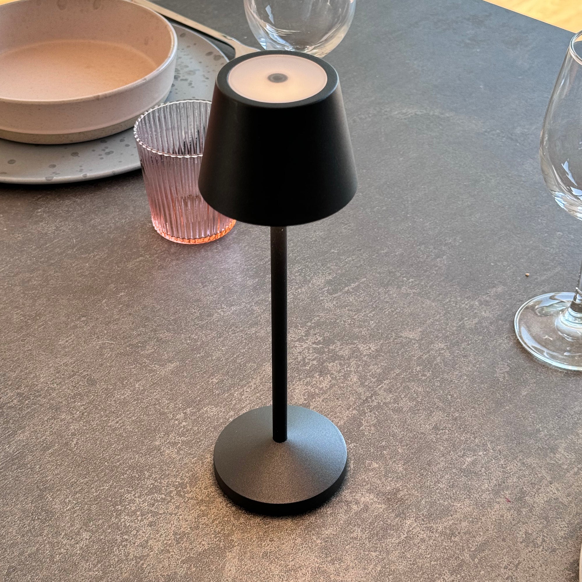 Emily - Lámpara de mesa inalámbrica - Acero - Negro