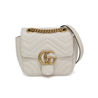Gucci - Borsa a spalla GG Marmont quadrata con patta mini in pelle - Bianca