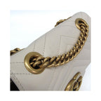 Gucci - Borsa a spalla GG Marmont quadrata con patta mini in pelle - Bianca