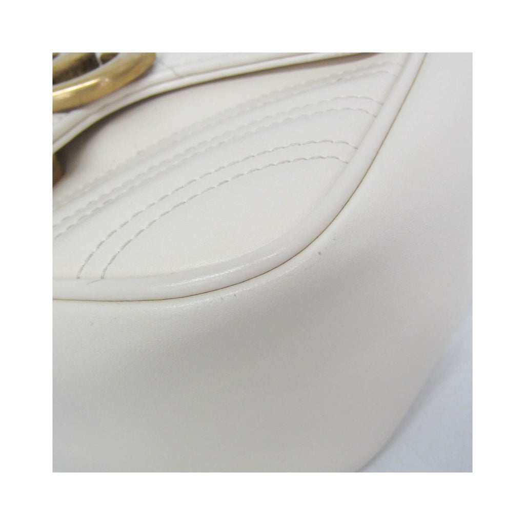 Gucci - Borsa a spalla GG Marmont quadrata con patta mini in pelle - Bianca