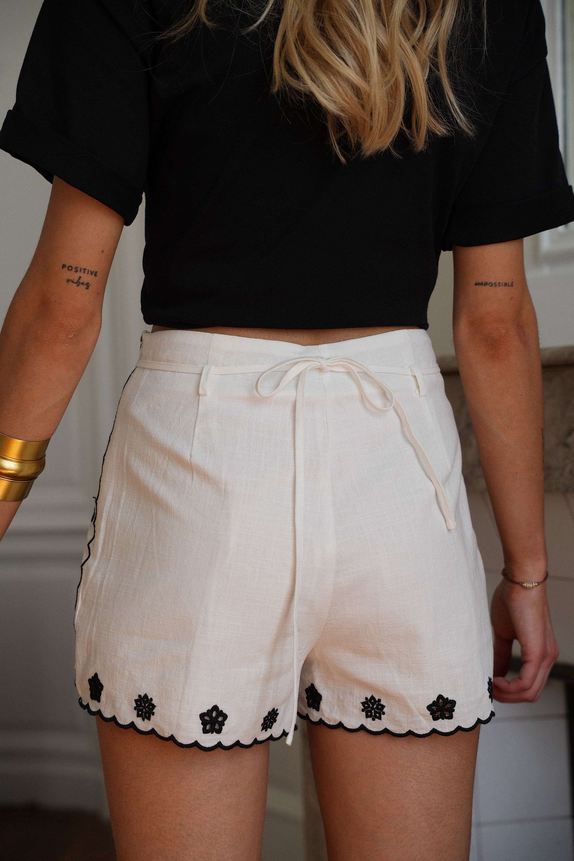 Shorts bordados Aliza - Crema