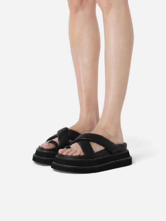 Mules Edge Of Seventeen - Negro