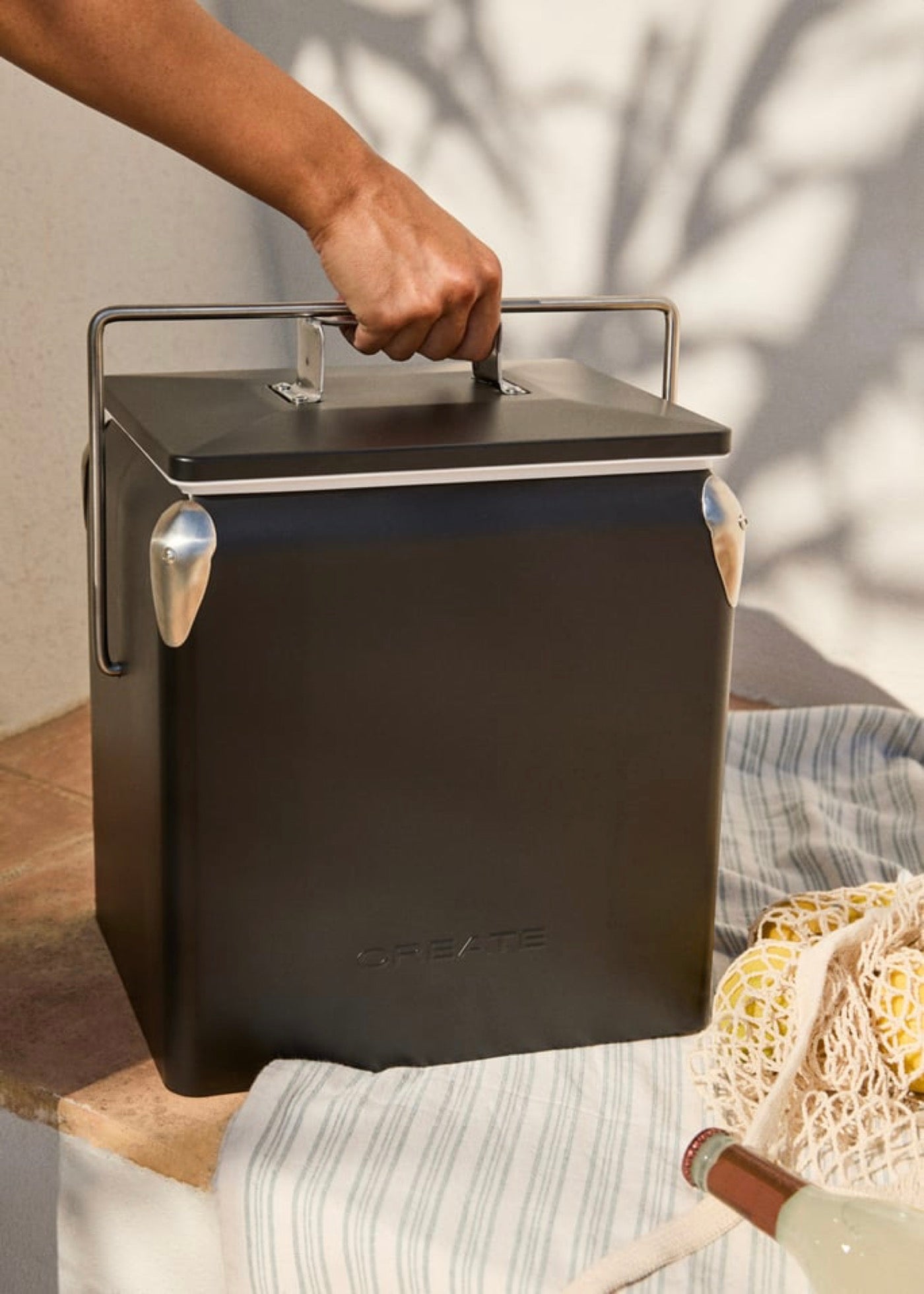 Cooler Retro - 13 L Insulated Portable Cooler with Bottle Opener - Black