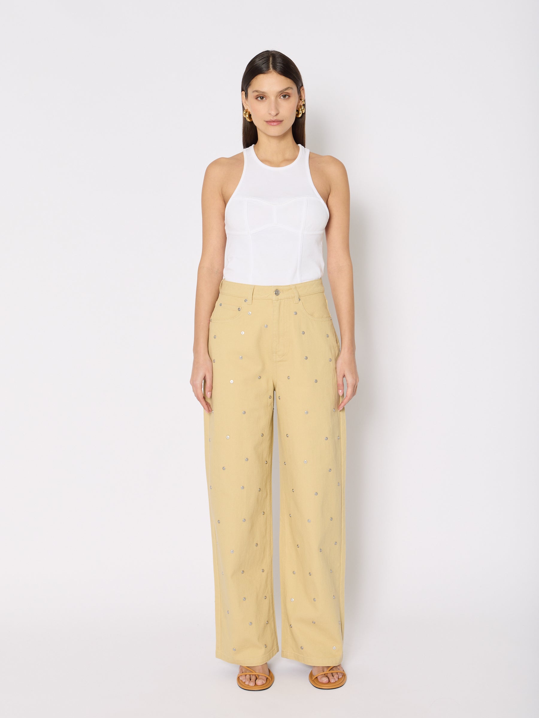 Jeans De Pierna Ancha Con Remaches - Arena