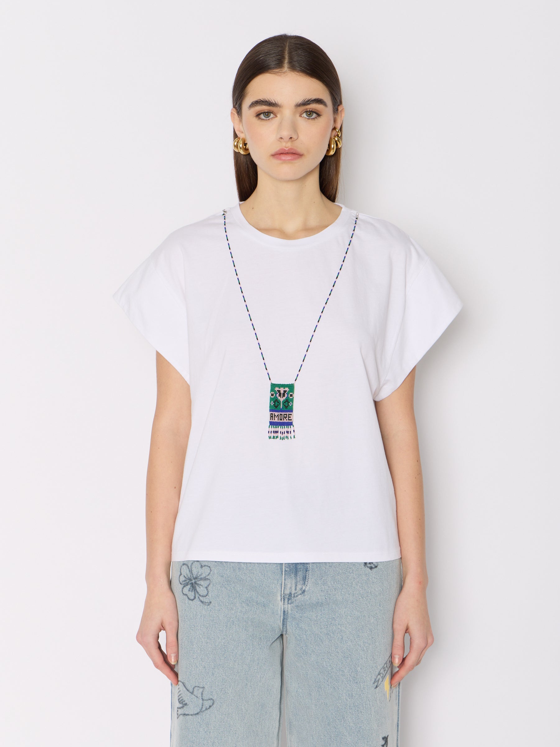 Berenice - T-shirt with Pearl Necklace - White