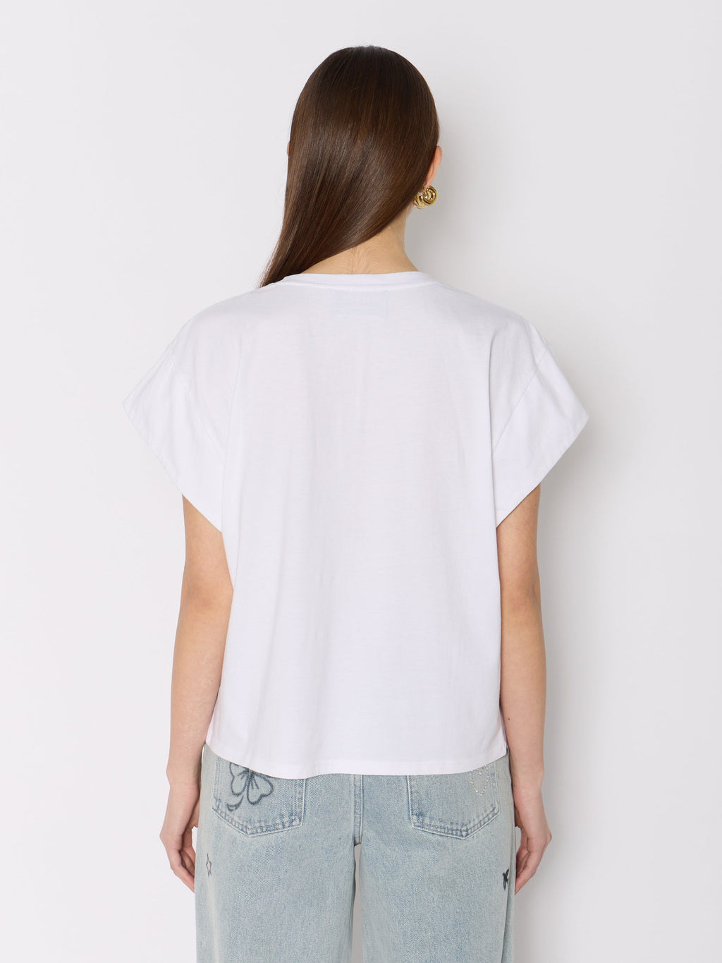 Berenice - T-shirt with Pearl Necklace - White