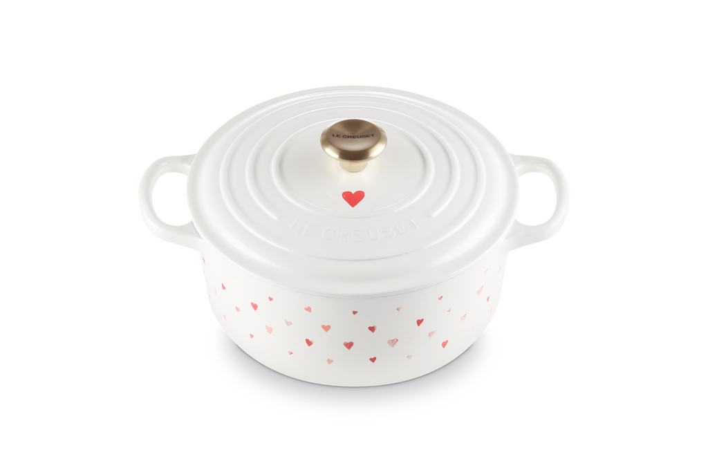 Cocotte Ronde Signature - Fonte Émaillée - 22Cm - Motifs Cœurs - Bouton Doré Clair