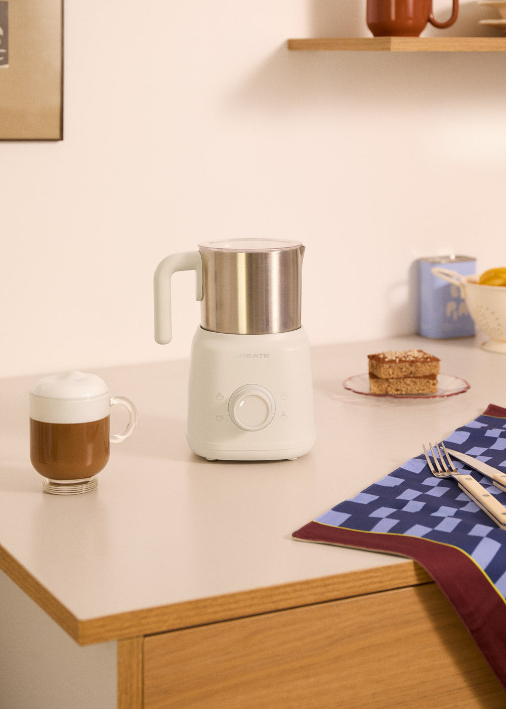 Milk Frother Retro - Milk Frother & Milk Heater with Removable Jug - Off-White