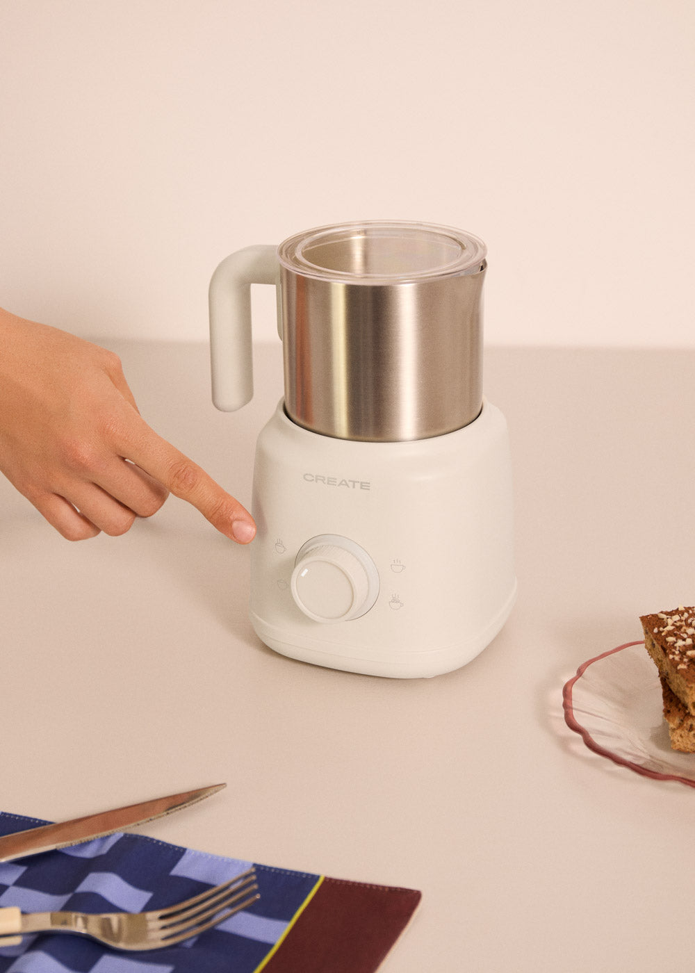 Milk Frother Retro - Milk Frother & Milk Heater with Removable Jug - Off-White