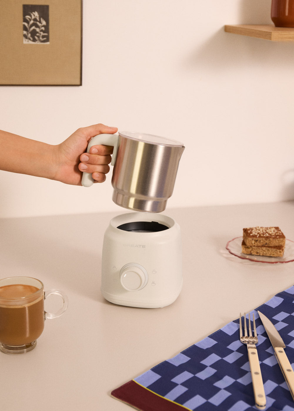 Milk Frother Retro - Milk Frother & Milk Heater with Removable Jug - Off-White