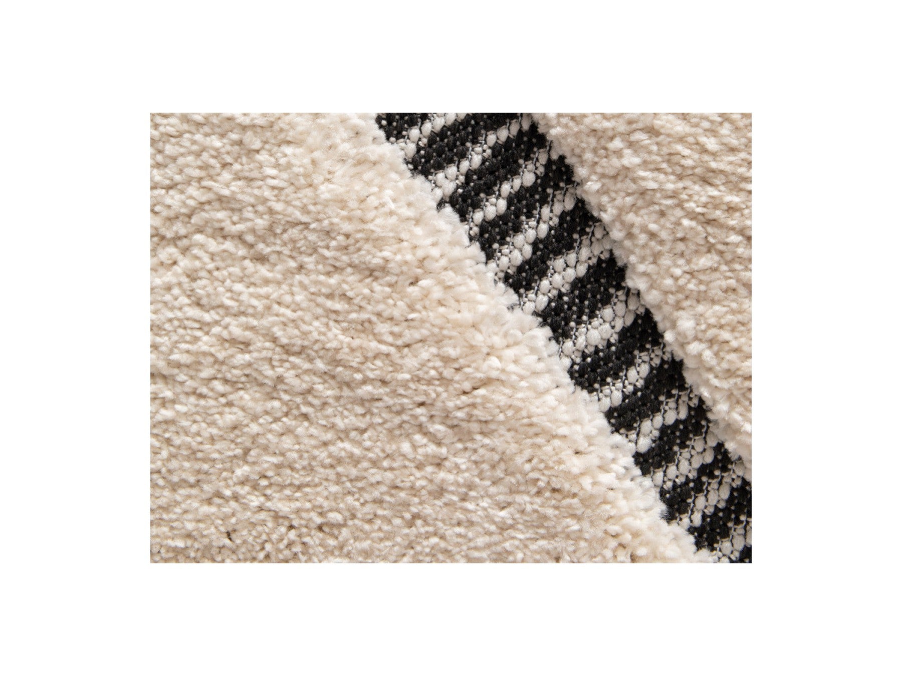 Tapis Poils Ras - Rachida - Motif Graphique - Gris Clair