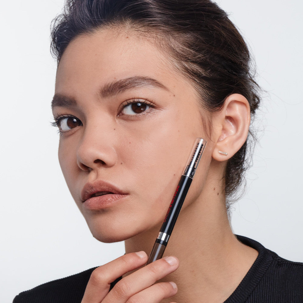 Infallible 24H Brow Lápiz de Cejas Punta Triangular 3 Castaño