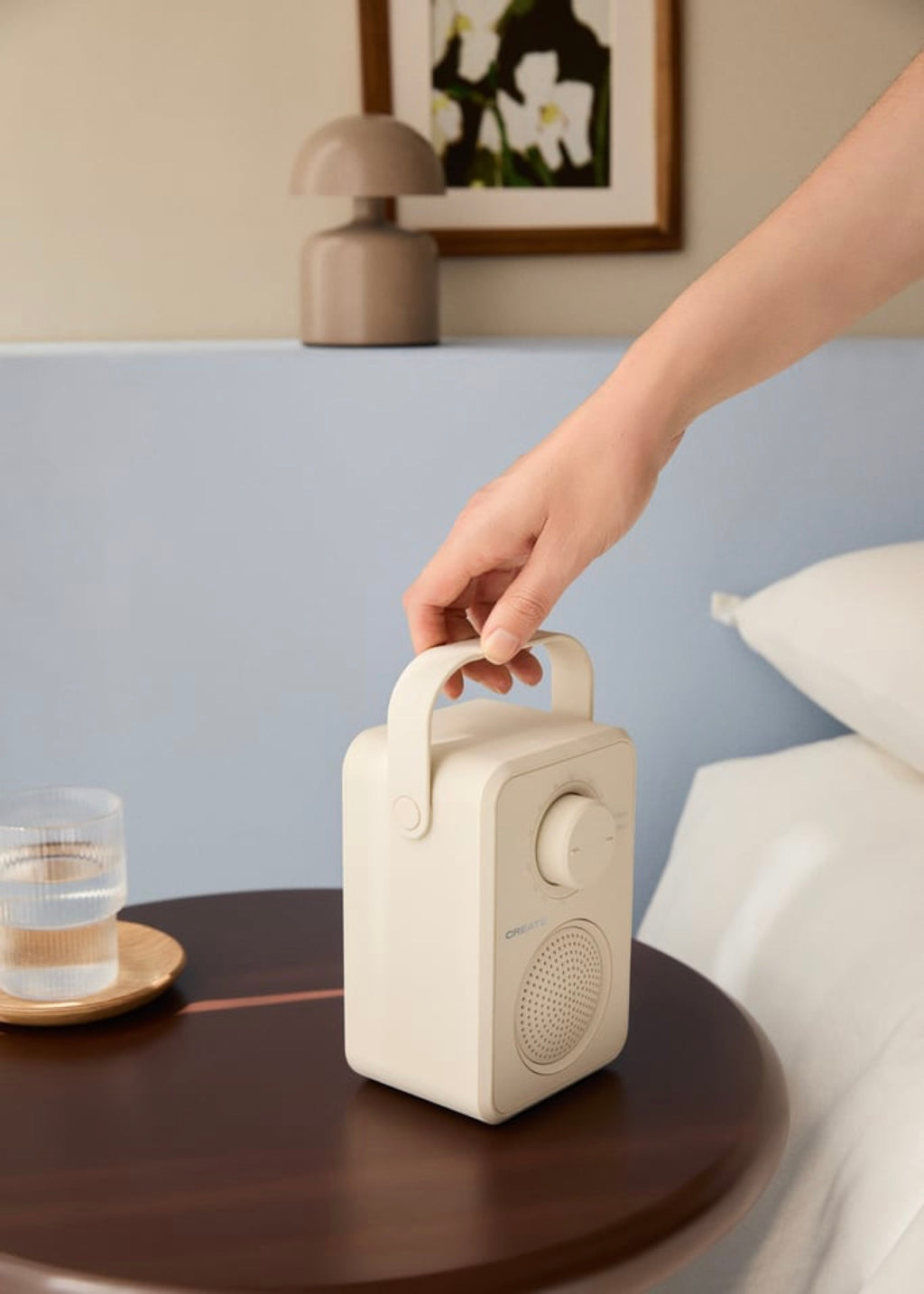 Radio Speaker Studio - Portable AM/FM 5W Radio with Built-in Speaker - Off-White