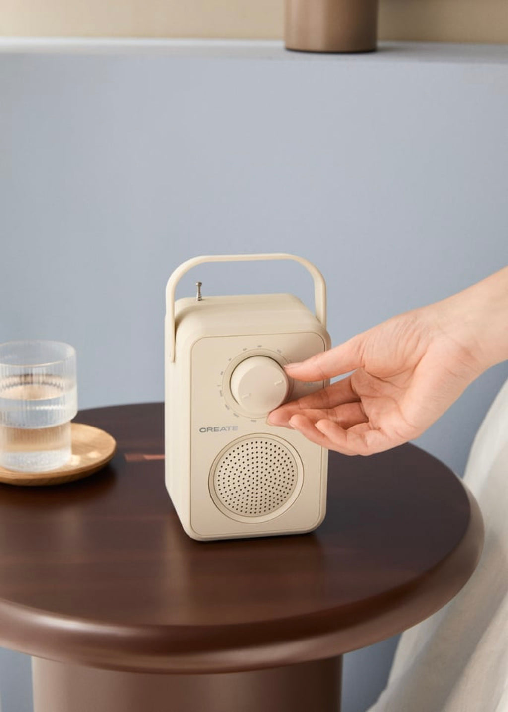 Radio Speaker Studio - Portable AM/FM 5W Radio with Built-in Speaker - Off-White