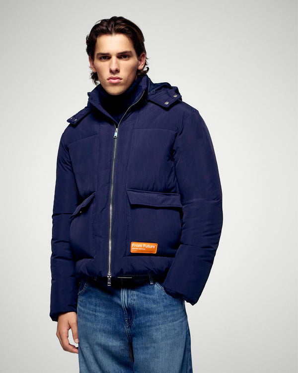 #label: Dren is 1.89 m tall and wears a size M