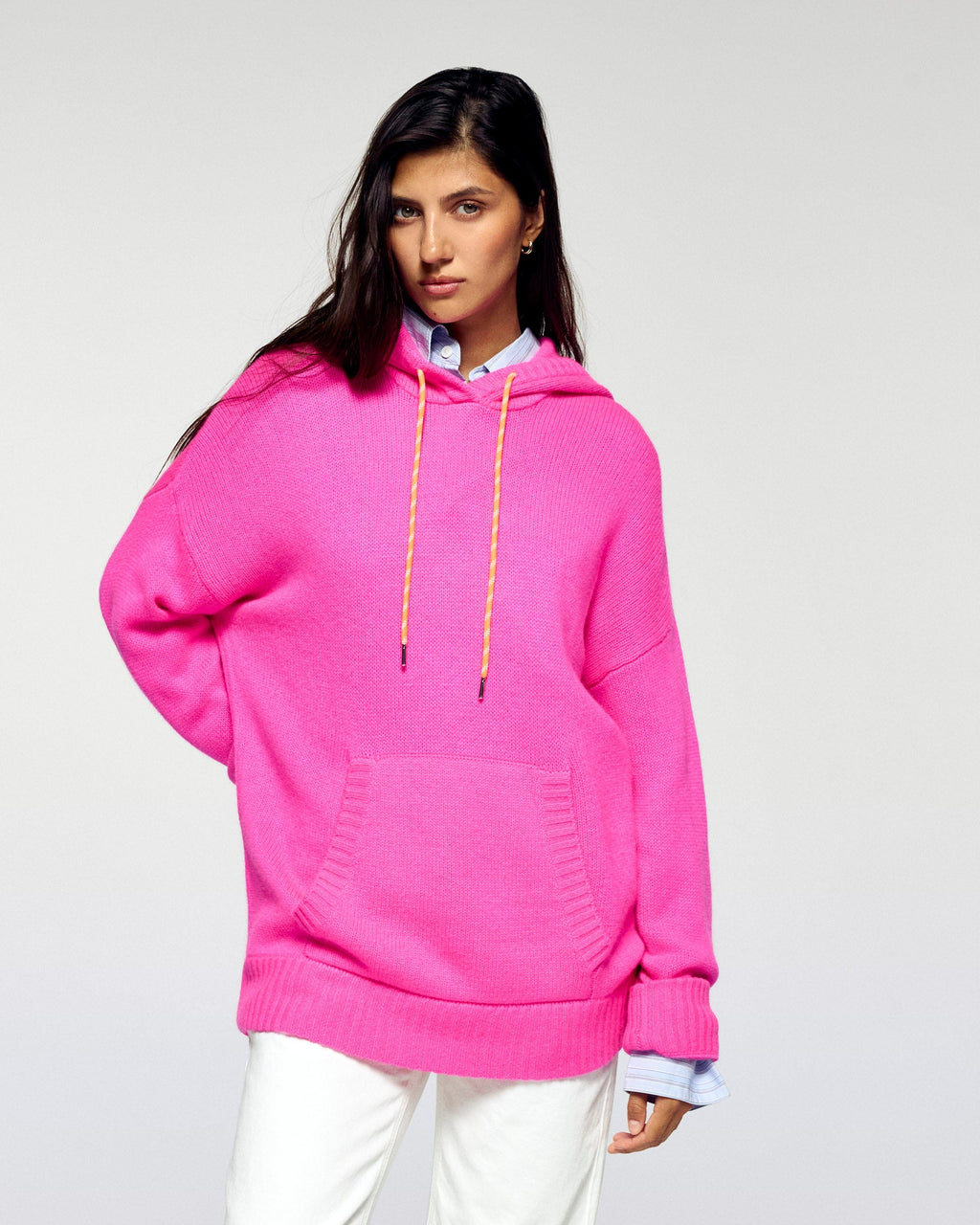 #label: Aida is 1.75m tall and wears a size S
