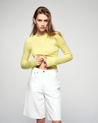 #label: Selaa mesure 1,73m et porte une taille S