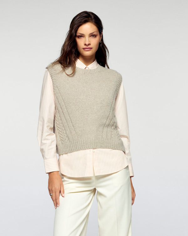 #label: Paige mesure 1,81m et porte une taille S