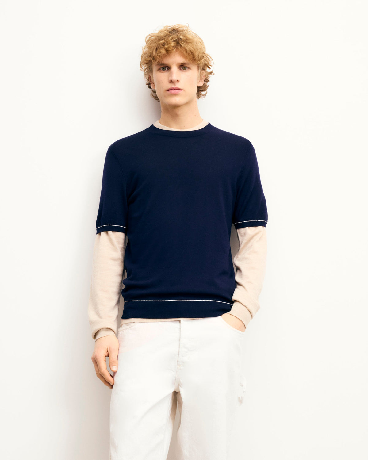 #label: Leon mesure 1,89m et porte une taille M