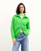 #label: Kim mide 1,78 m y lleva una talla S