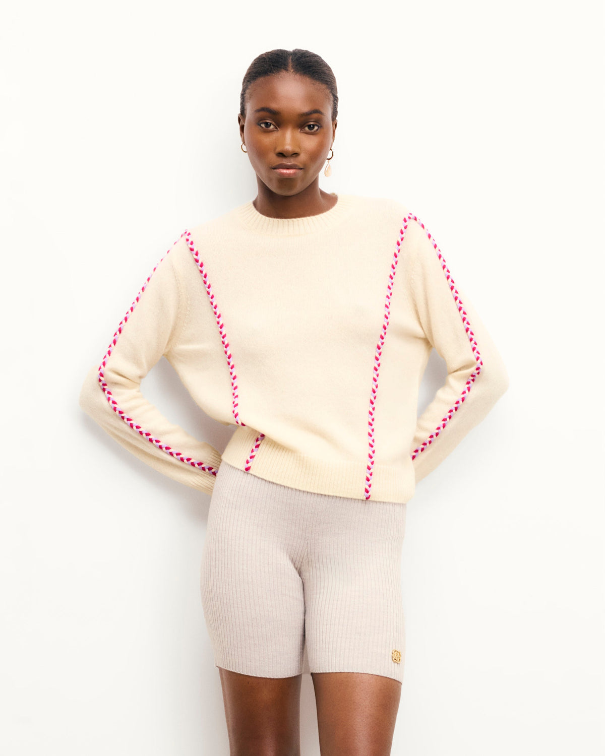 #label: Janelle is 1.77m tall and wears a size S