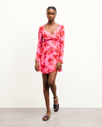 #label: Janelle is 1.77m tall and wears a size S