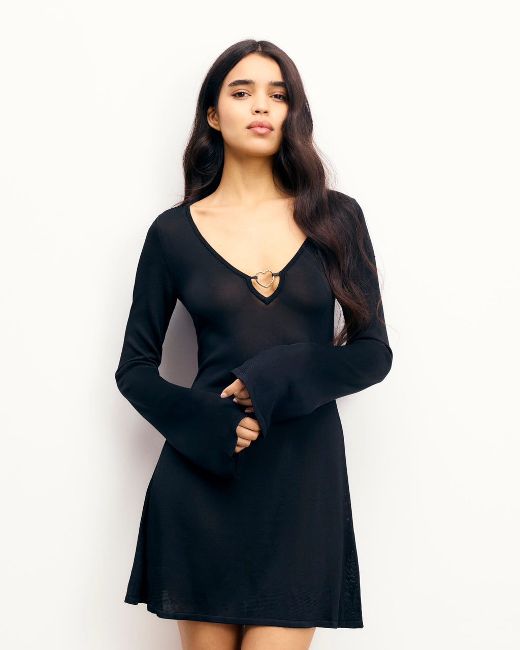 #label: Ehlana is 1.77 m tall and wears a size S