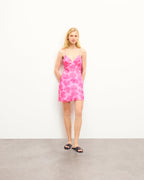 #label: Vasilna is 1.77m tall and wears a size S