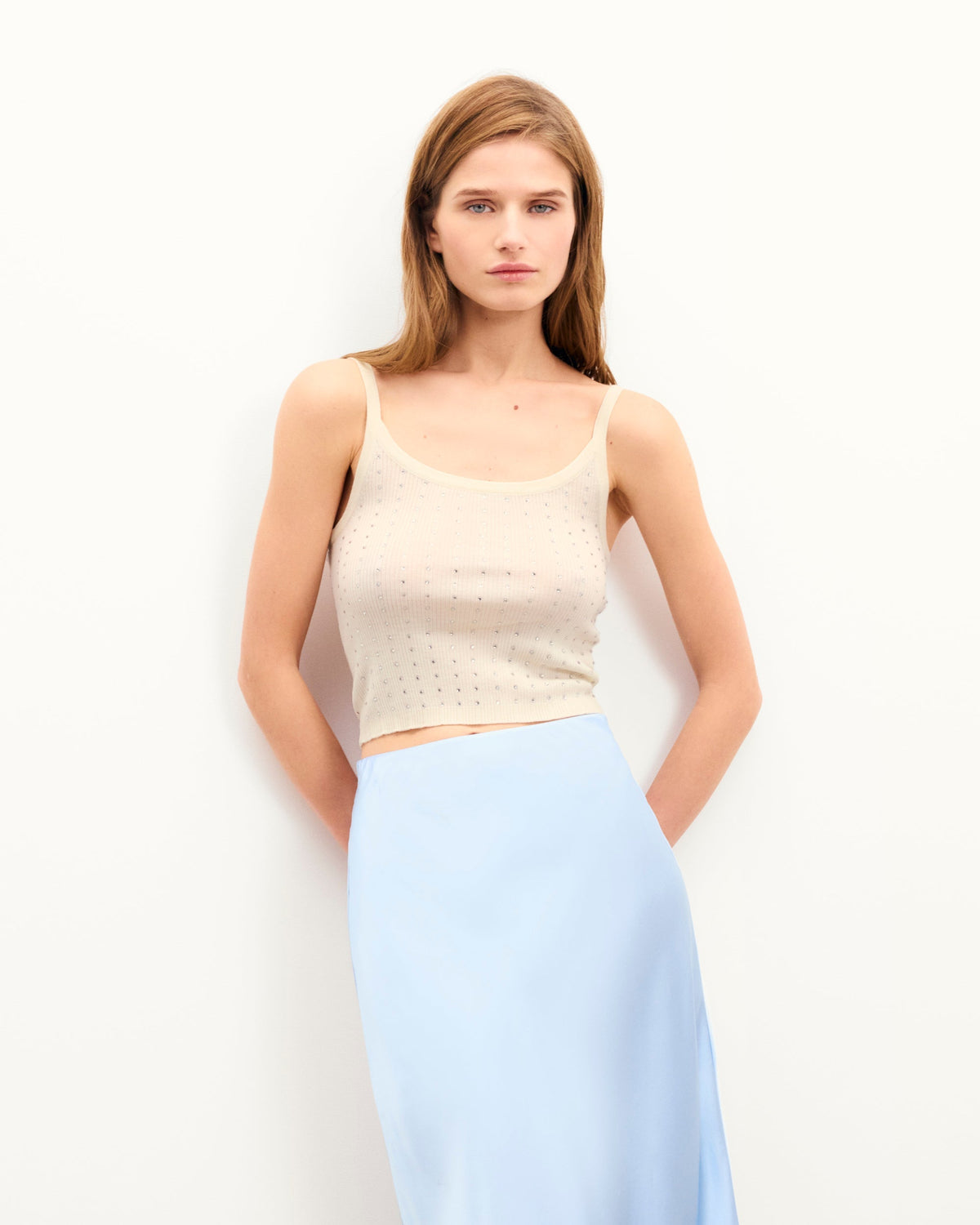 #label: Elena mesure 1,75m et porte une taille S