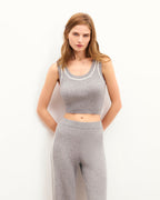 #label: Elena is 1.75m tall and wears a size S
