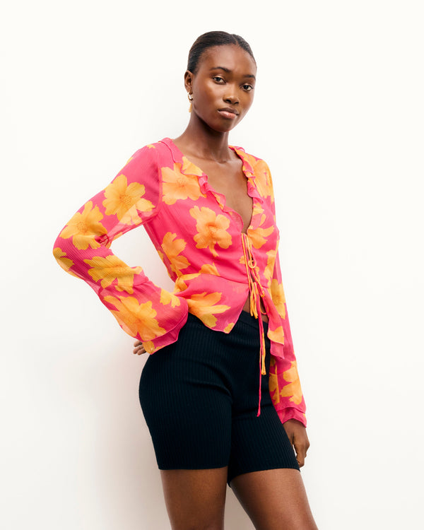 #label: Janelle is 1.77m tall and wears a size S