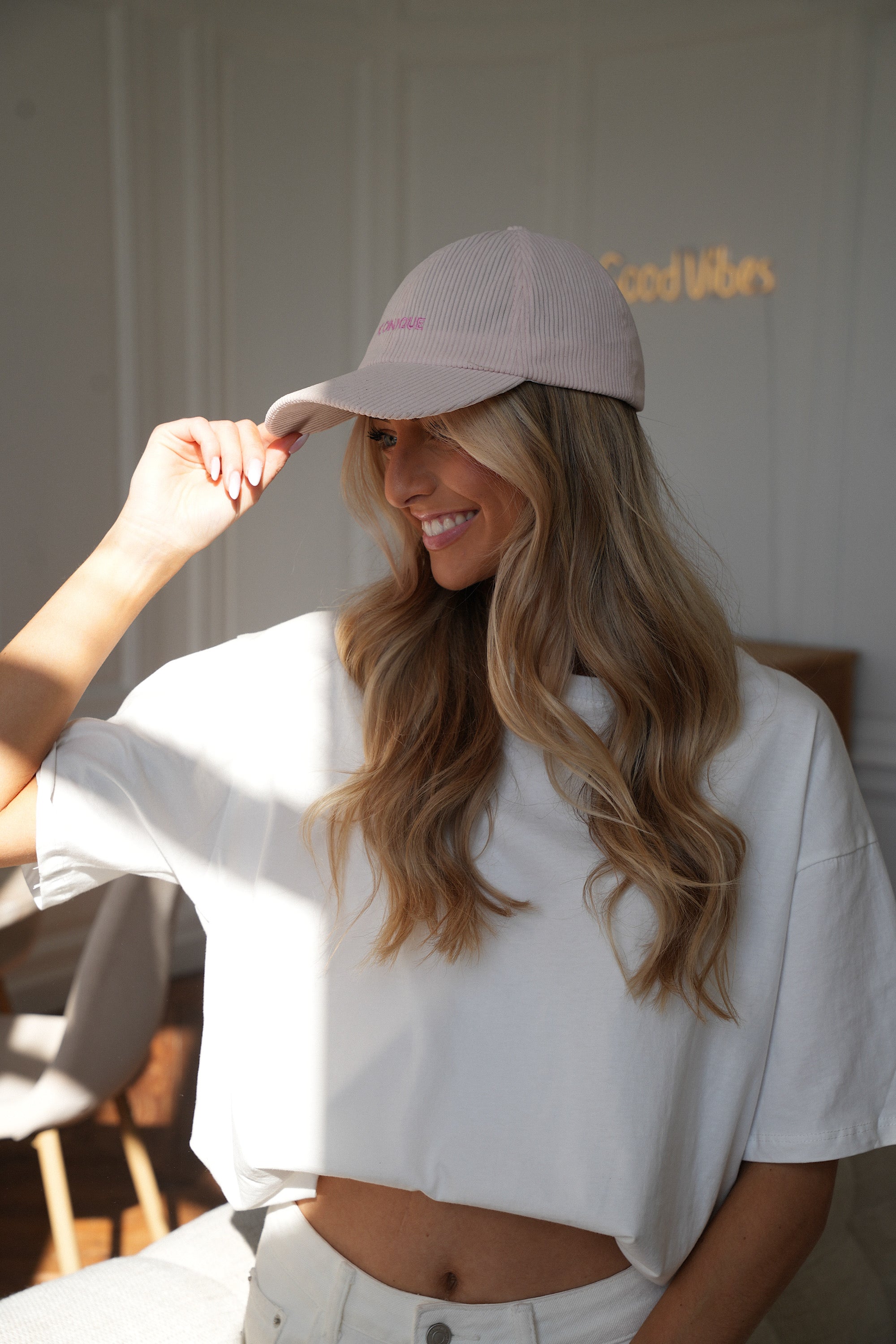 Iconic Velvet Cap - Pink