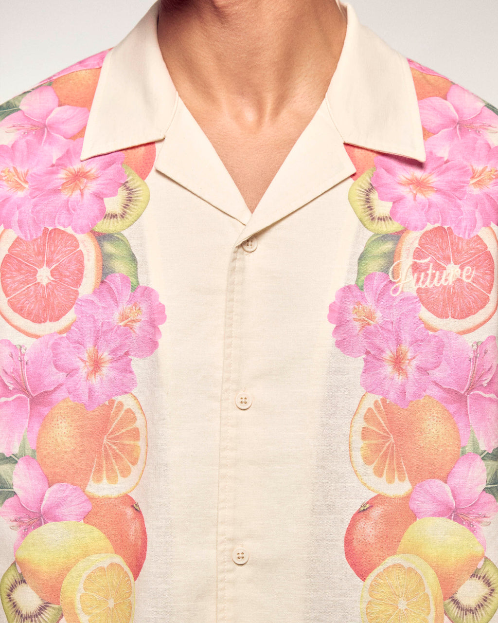 Camisa de manga corta con estampado de friso