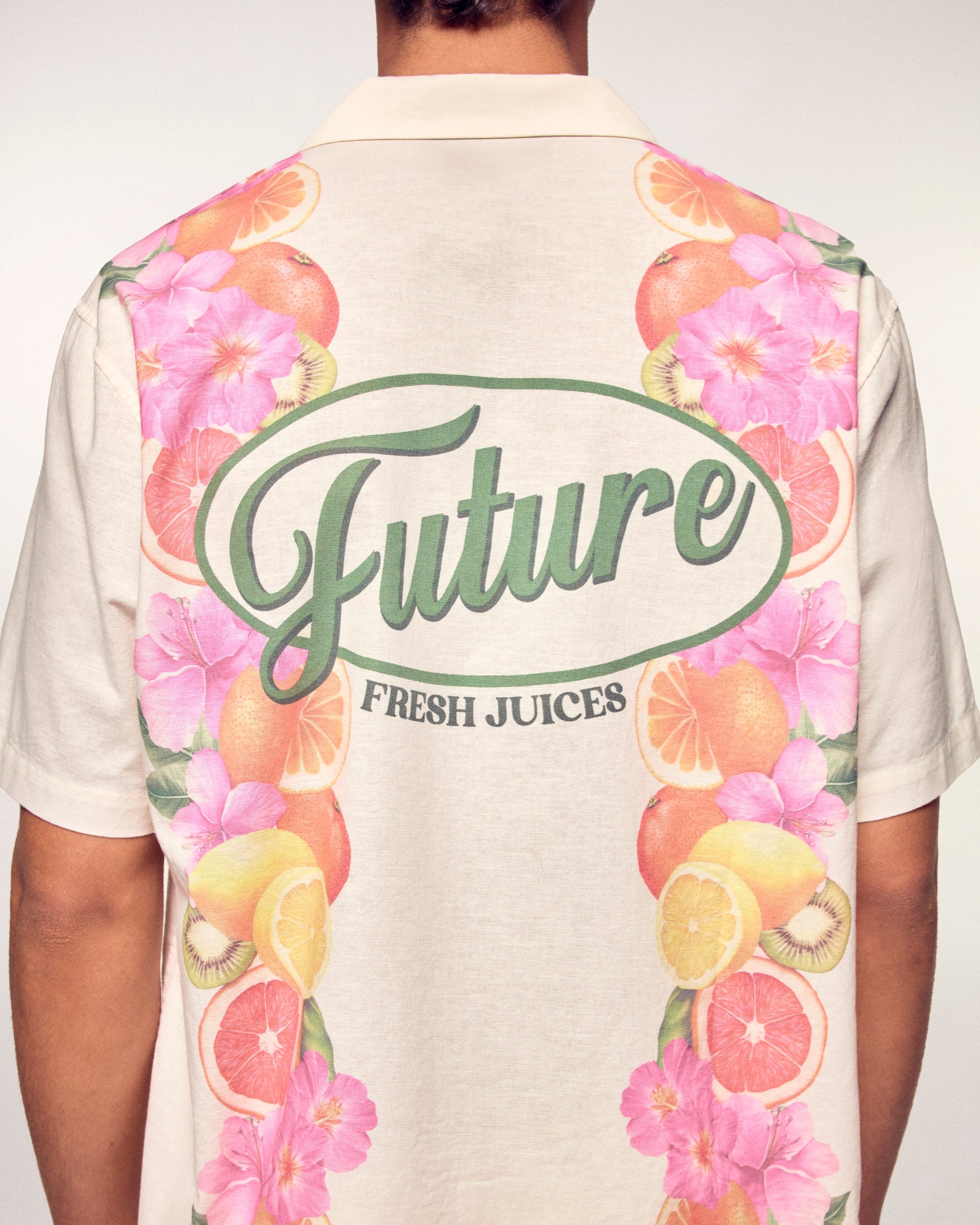 Camisa de manga corta con estampado de friso