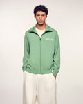 #label: Maxime is 1.87m tall and wears a size M