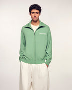 #label: Maxime is 1.87m tall and wears a size M