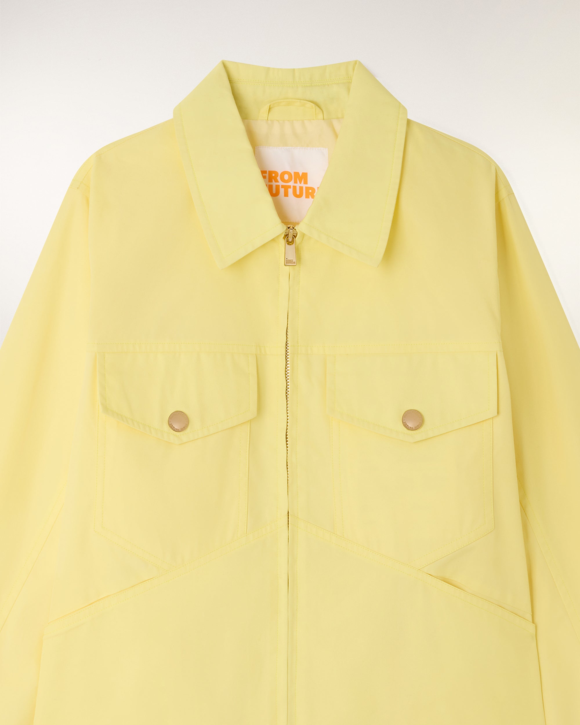Chaqueta con etiqueta "From Future"