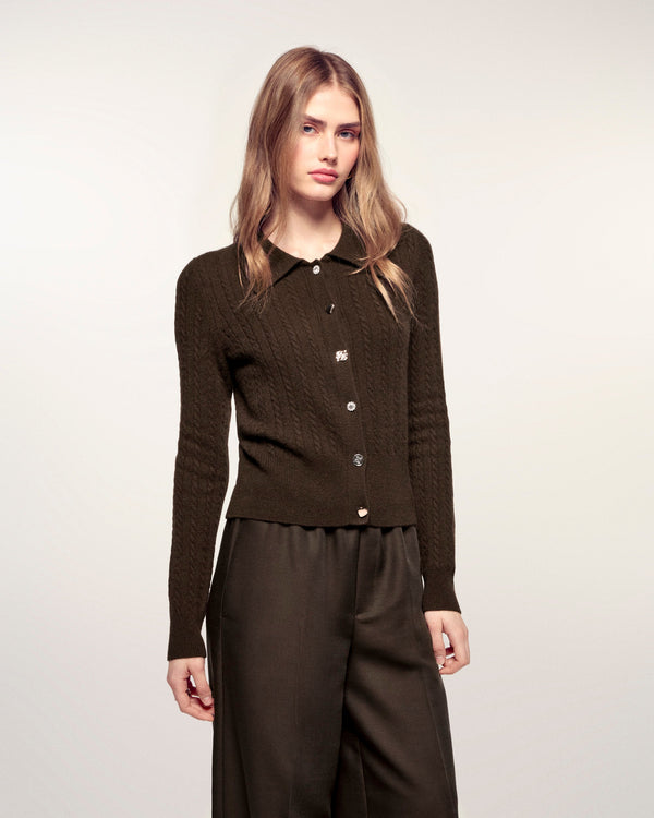 #label: Selaa is 1.73m tall and wears a size S