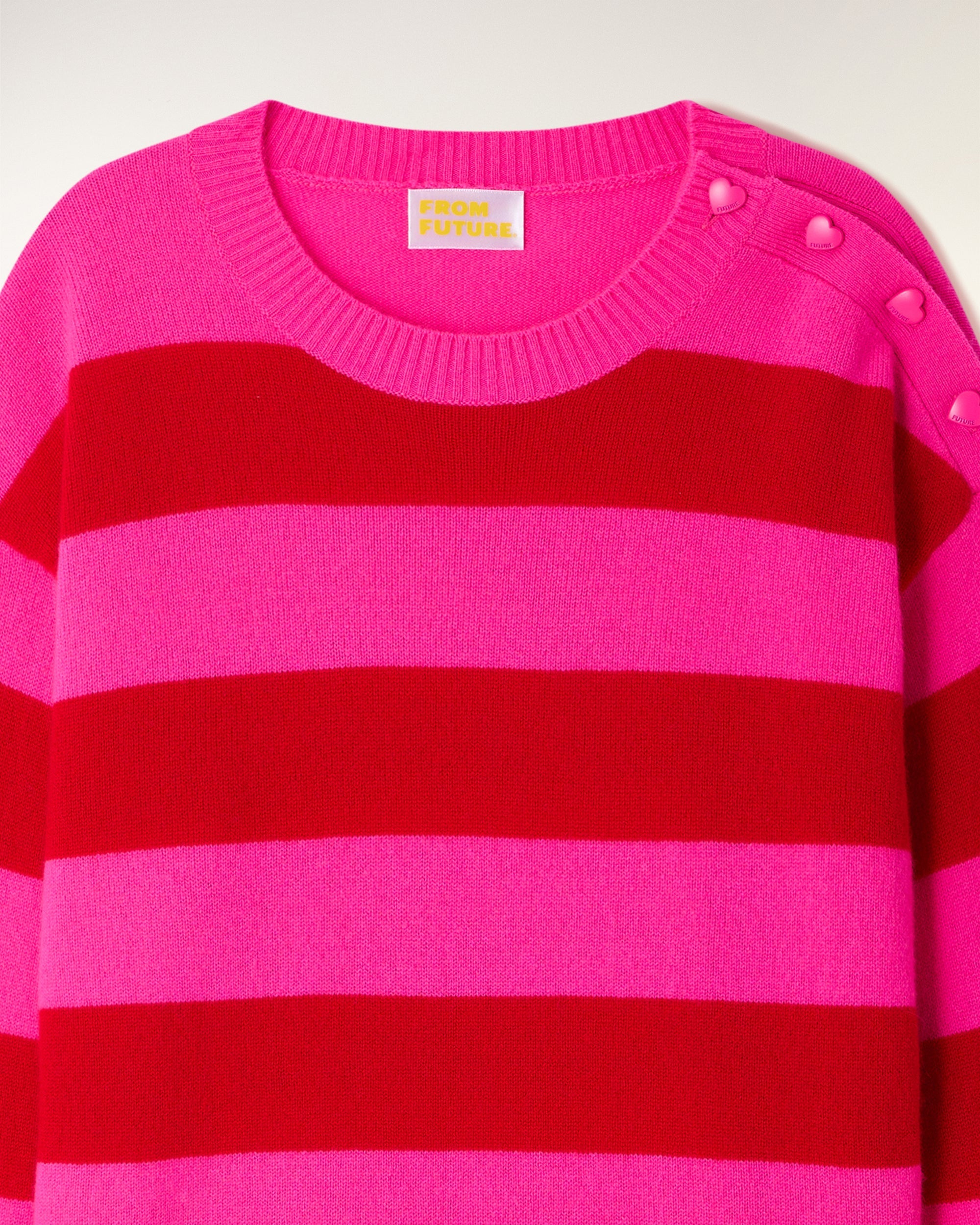 Pull Col Rond À Rayures Et Boutons Cœur