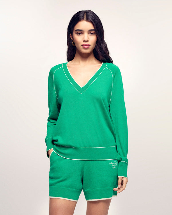 #label: Ehlana mesure 1,77m et porte une taille S