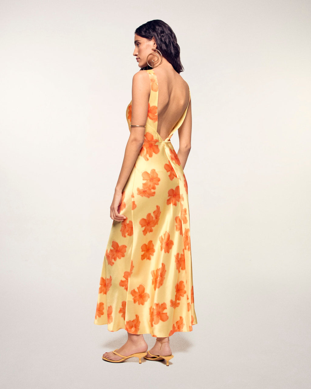 Vestido largo sin espalda