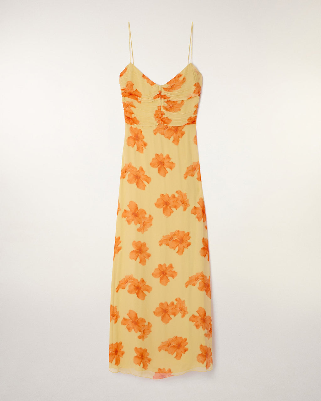 #label: Ehlana mesure 1,77m et porte une taille S